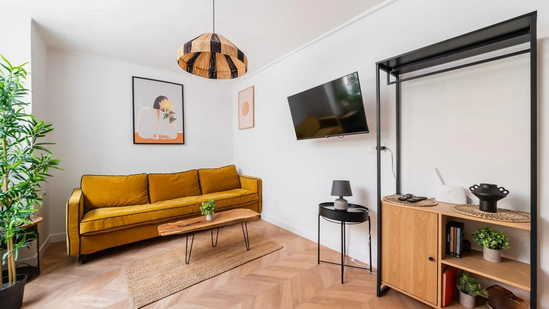 Appartement Tout Equipe Et Cosy Paris 18 - 4P contacts