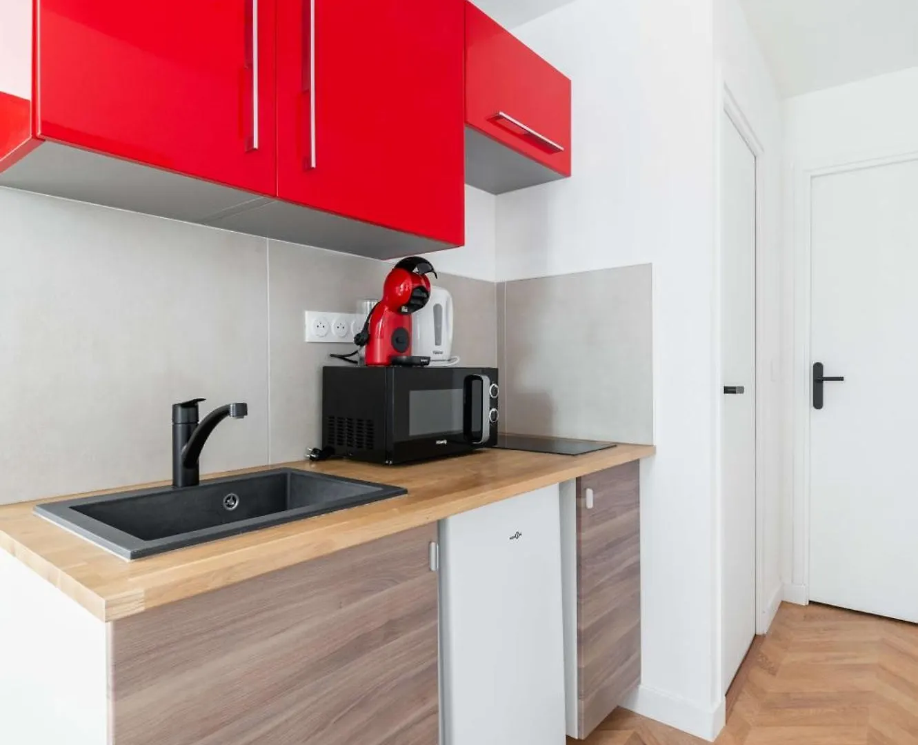 Appartement Tout Equipe Et Cosy Paris 18 - 4P 0*,  France